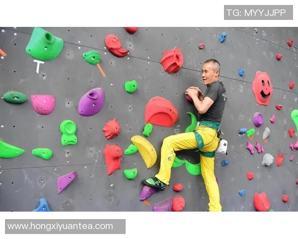 深圳攀岩队在马拉松大满贯中的默契配合与精彩表现分析