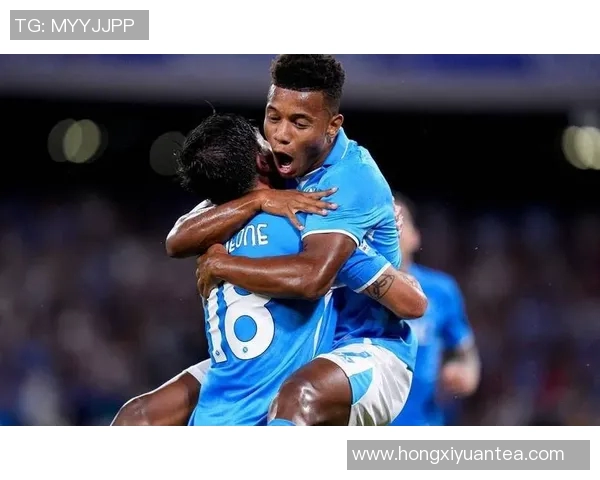 意甲球队拍照时的表情与团队氛围观察分析