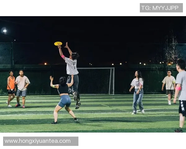 南京飞盘队在世界滑板锦标赛中以56分稳居积分榜首位